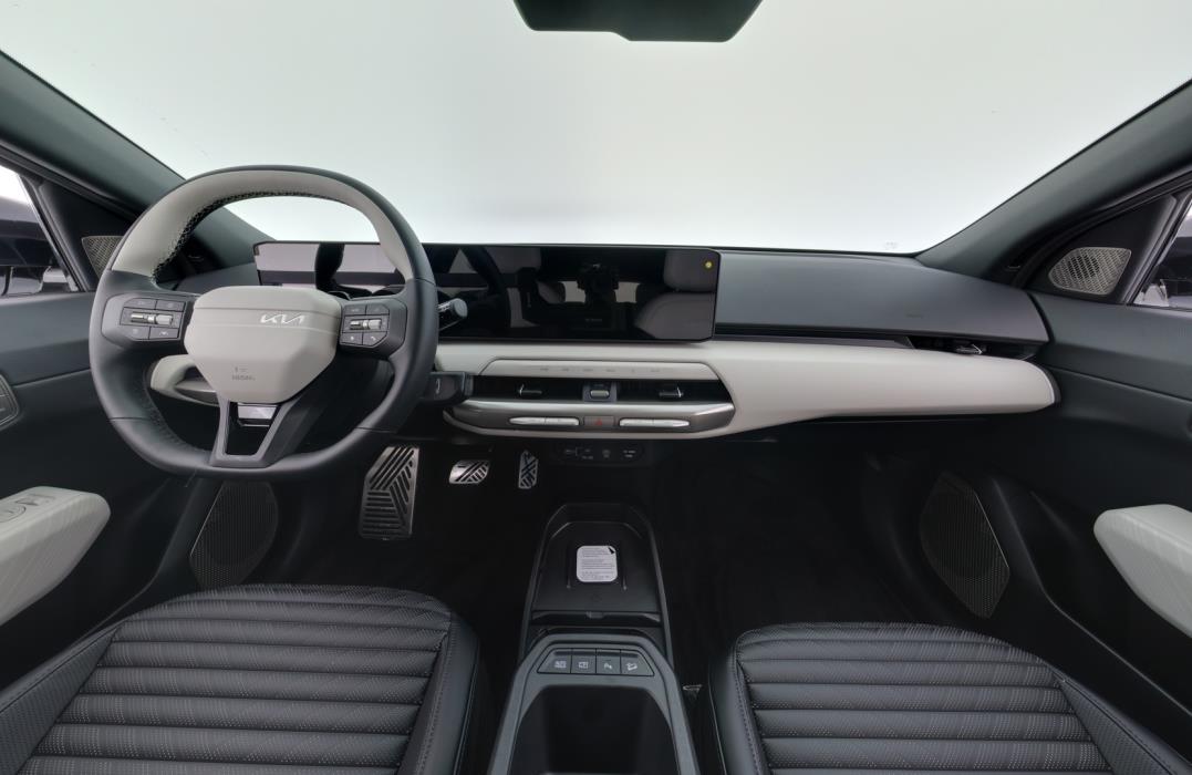 KIA EV4 2026
