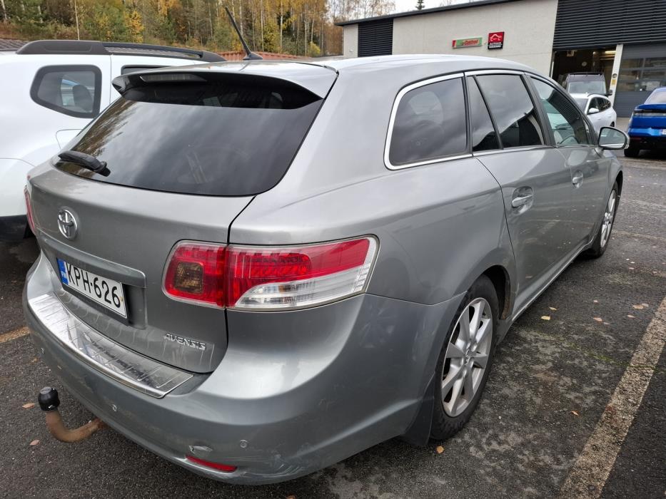 TOYOTA Avensis 2009