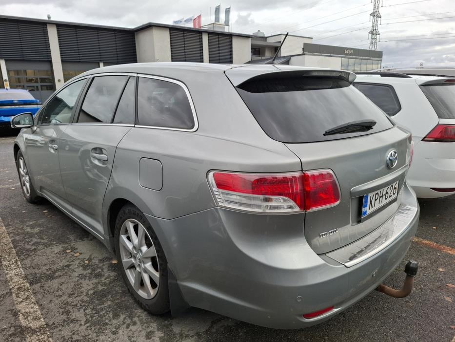 TOYOTA Avensis 2009