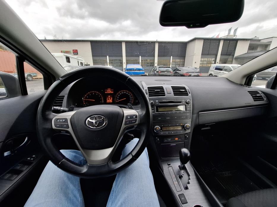 TOYOTA Avensis 2009