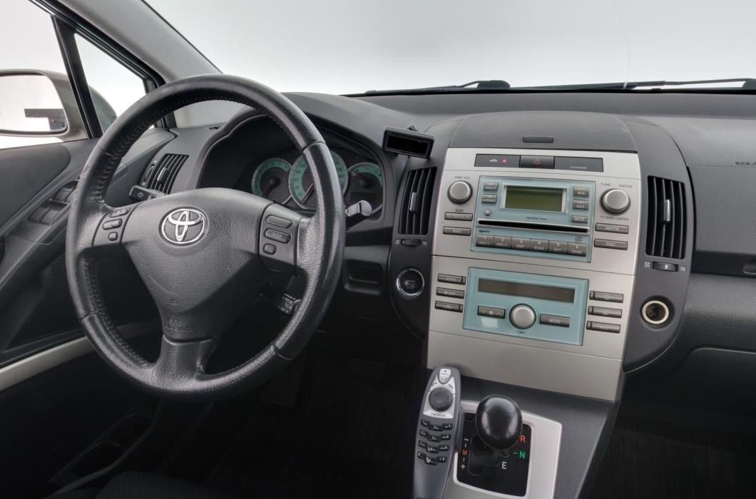 TOYOTA Corolla Verso 2006