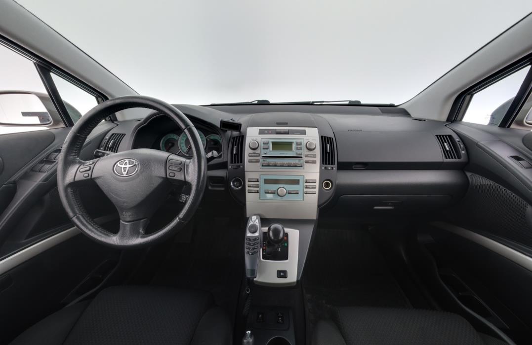 TOYOTA Corolla Verso 2006