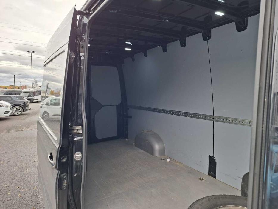 VOLKSWAGEN Crafter 2023
