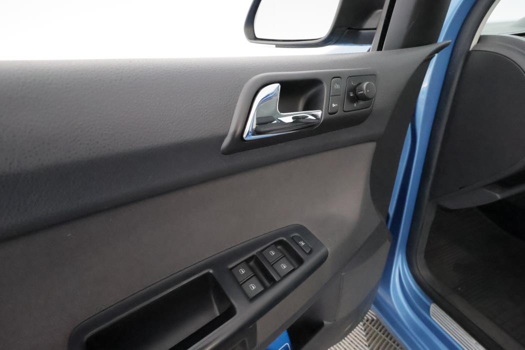 VOLKSWAGEN Polo 2008