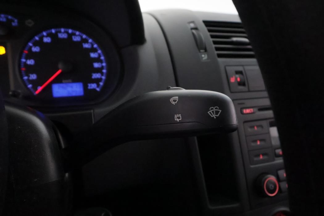 VOLKSWAGEN Polo 2008