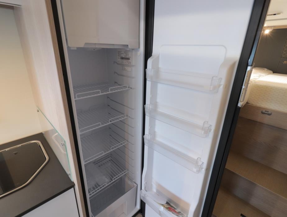 BÜRSTNER Lyseo Time T690 G Skyline Edition 2025