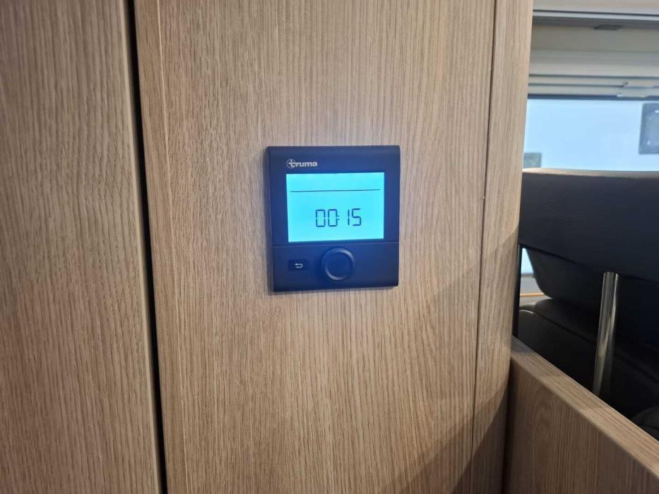 BÜRSTNER Lyseo Time T690 G Skyline Edition 2025