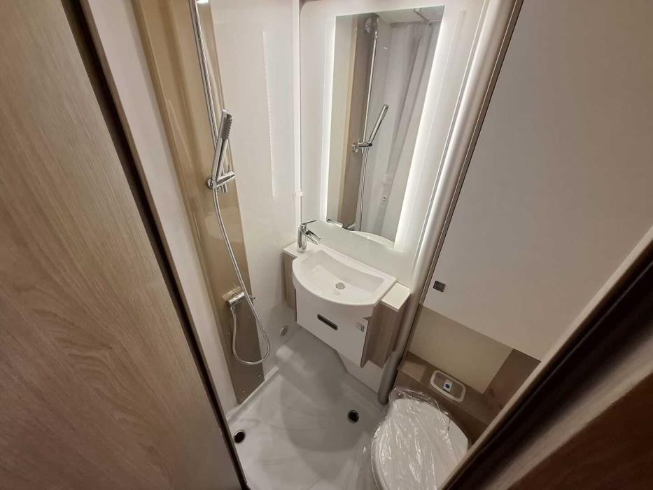 BÜRSTNER Lyseo Time T690 G Skyline Edition 2025