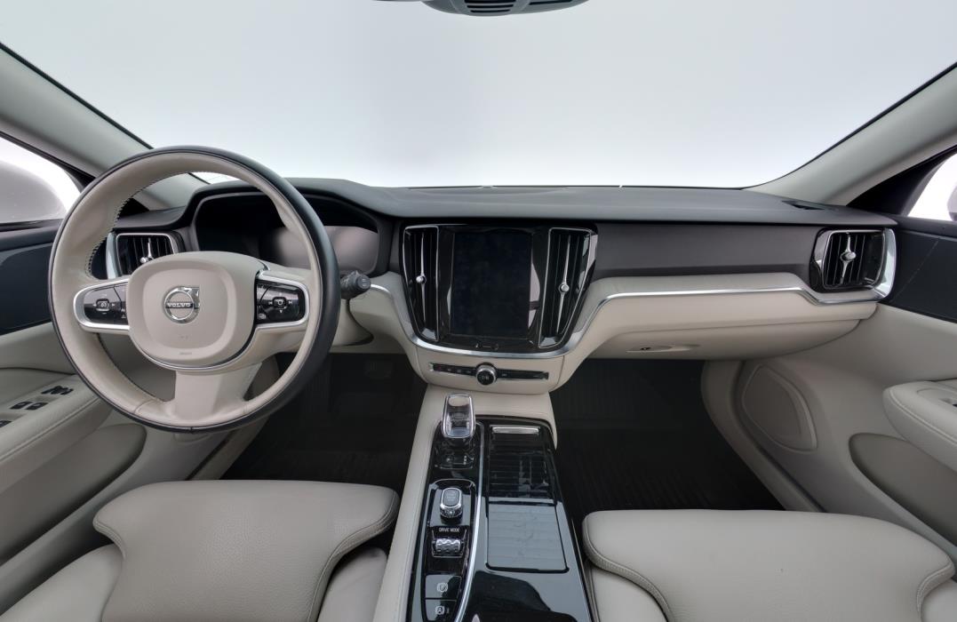 VOLVO V60 2019