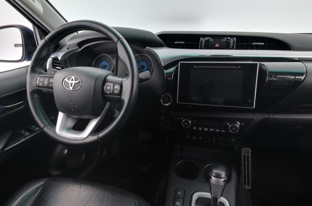 TOYOTA Hilux 2016
