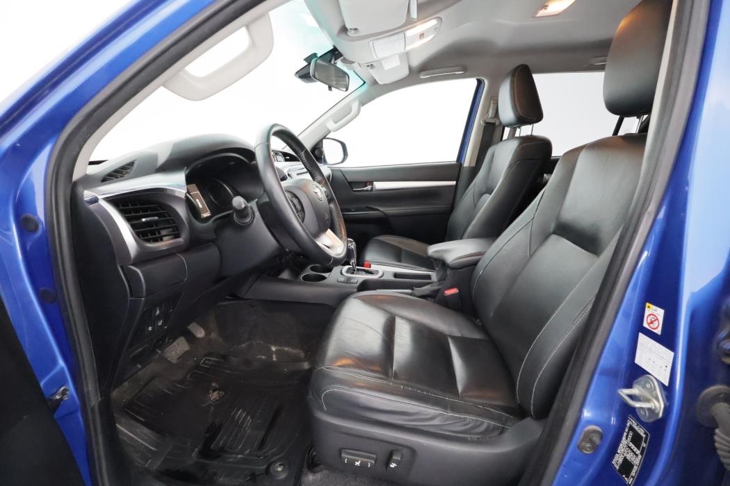 TOYOTA Hilux 2016