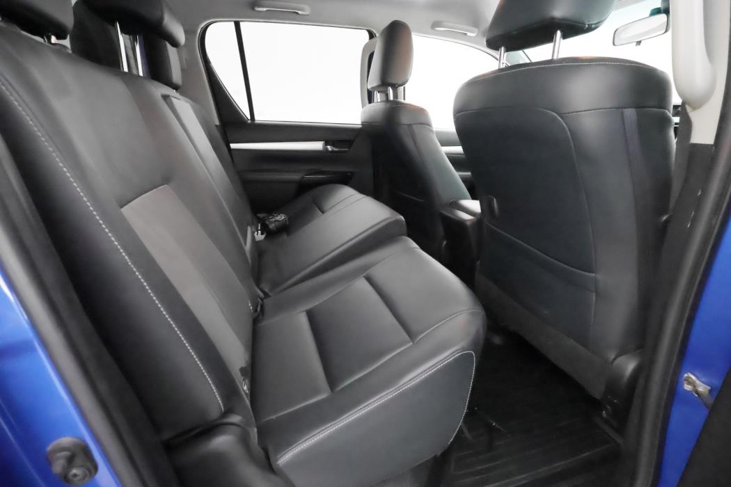 TOYOTA Hilux 2016