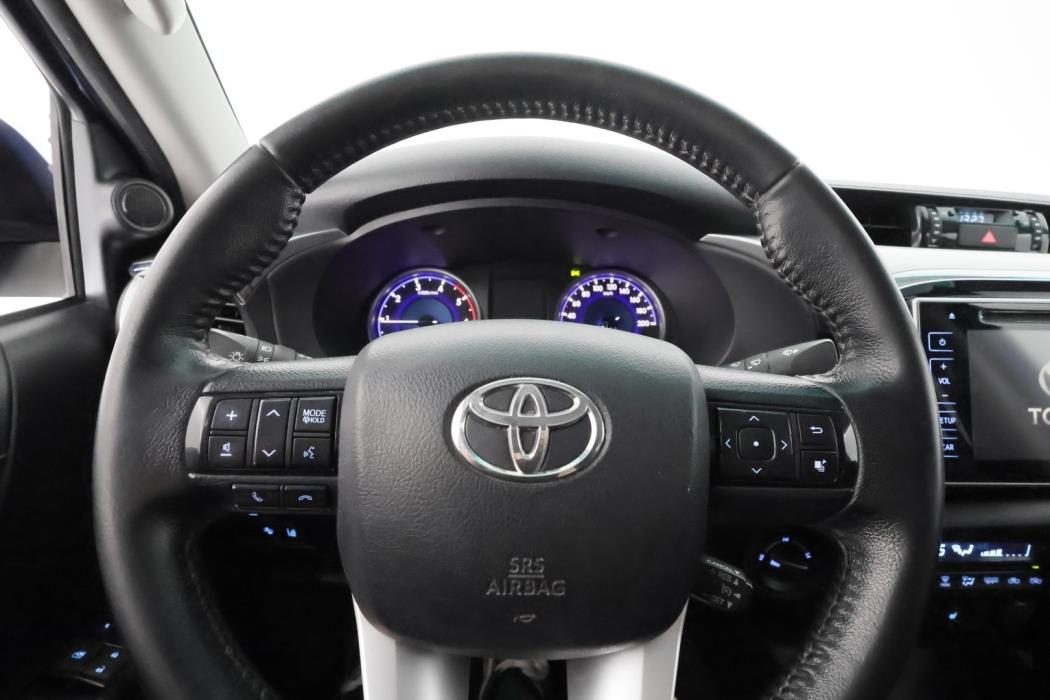TOYOTA Hilux 2016