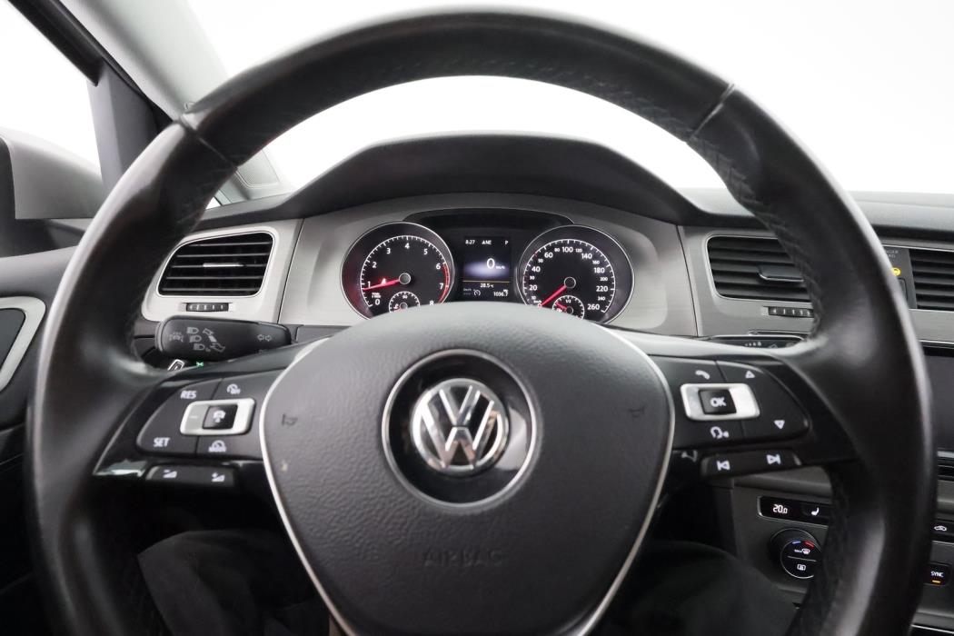 VOLKSWAGEN Golf 2014