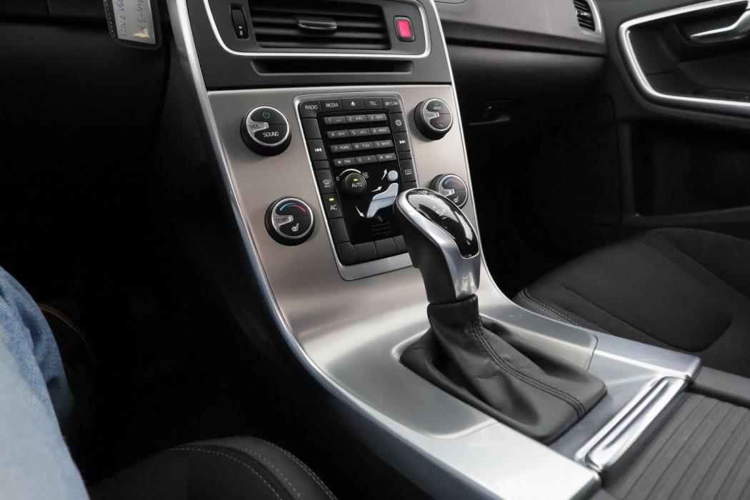VOLVO V60 2014