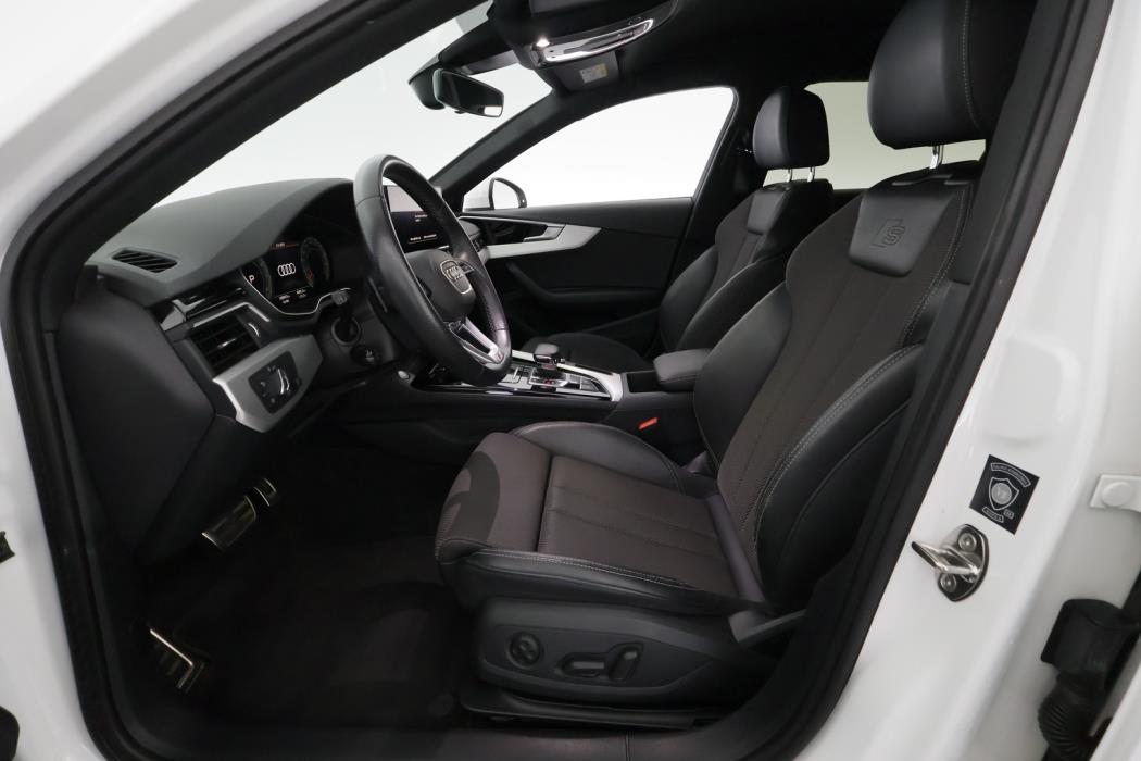 AUDI A4 2021