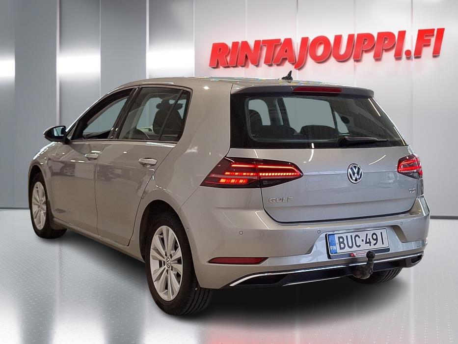 VOLKSWAGEN Golf 2017