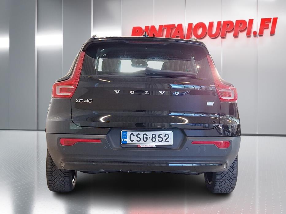 VOLVO XC40 2022