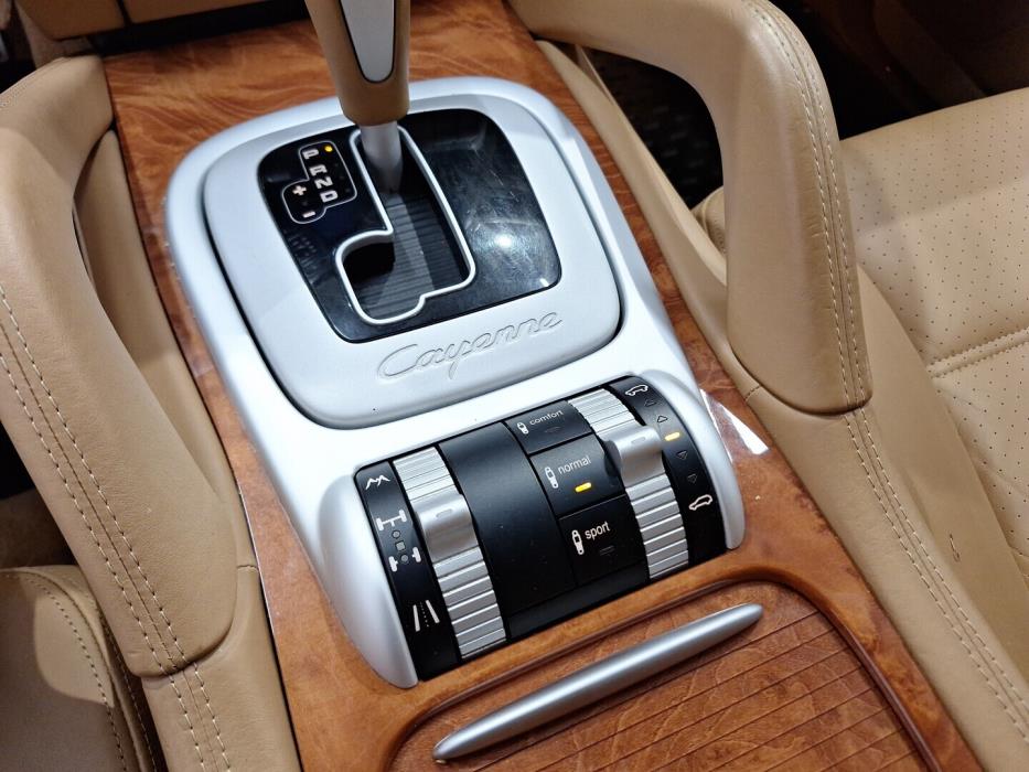 PORSCHE Cayenne 2004
