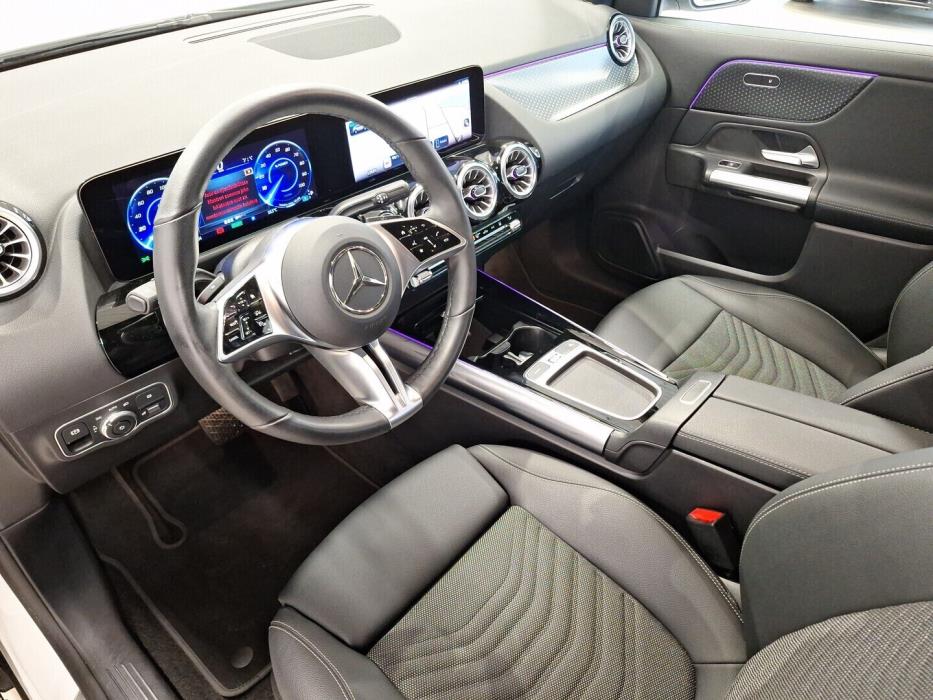 MERCEDES-BENZ EQA 2024