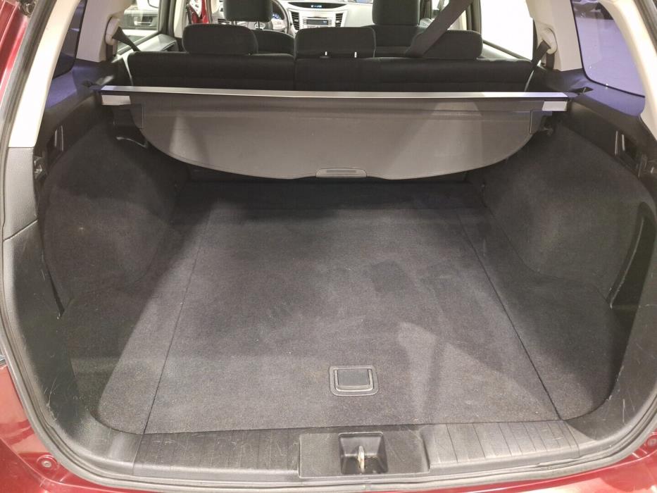 SUBARU Outback 2011