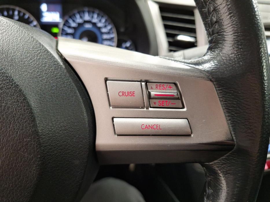 SUBARU Outback 2011