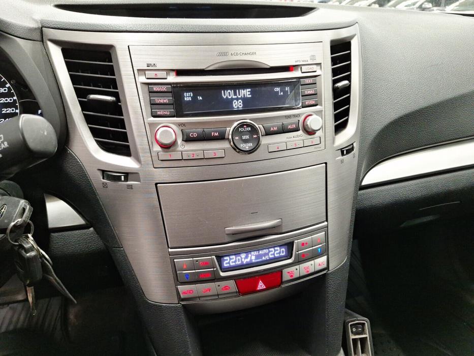 SUBARU Outback 2011