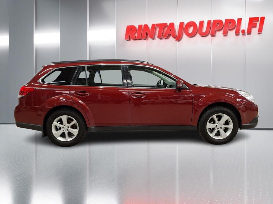 SUBARU Outback 2011