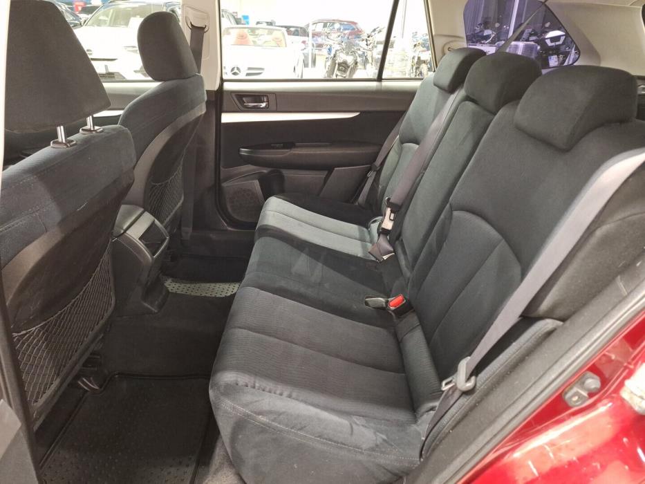 SUBARU Outback 2011
