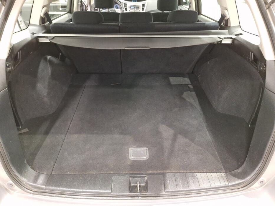 SUBARU Outback 2011