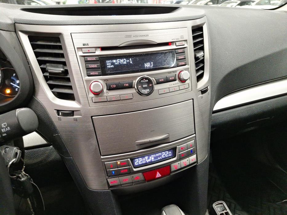 SUBARU Outback 2011