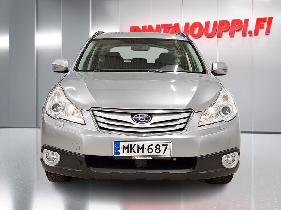 SUBARU Outback 2011