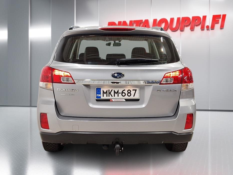 SUBARU Outback 2011