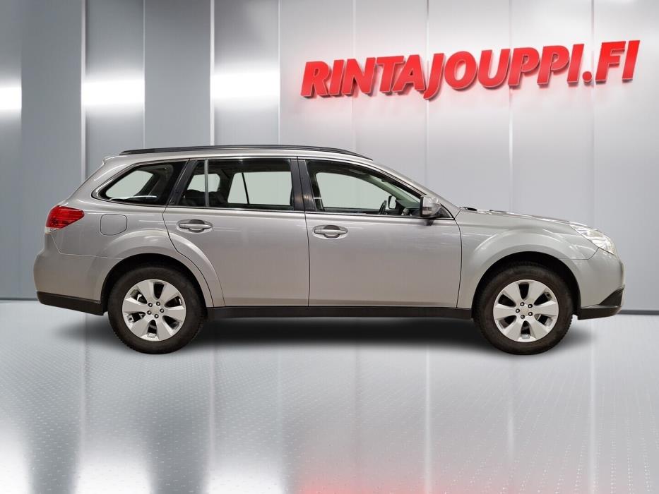 SUBARU Outback 2011