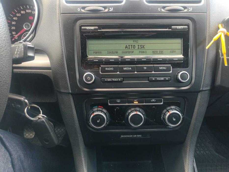VOLKSWAGEN Golf 2010