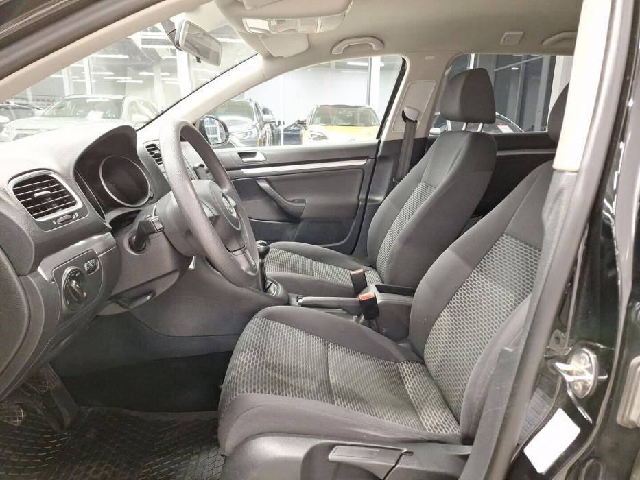 VOLKSWAGEN Golf 2010