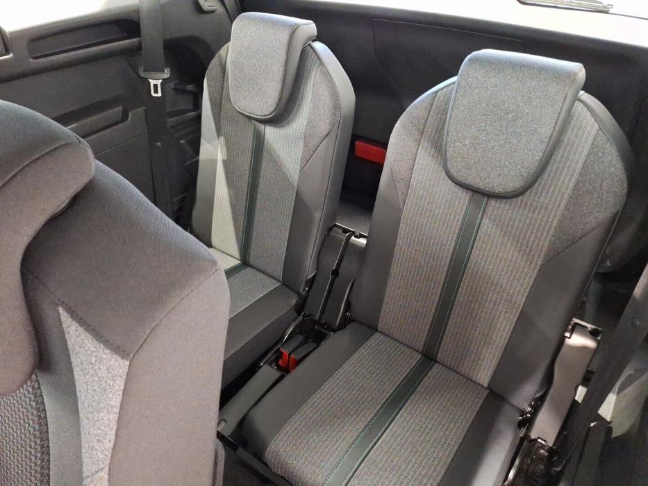 PEUGEOT 5008 2018
