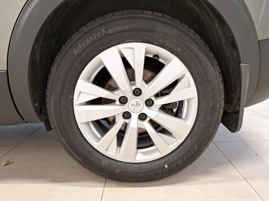 PEUGEOT 5008 2018