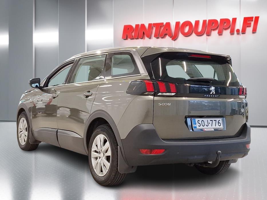 PEUGEOT 5008 2018