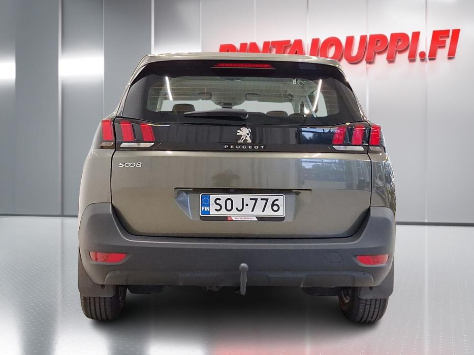 PEUGEOT 5008 2018