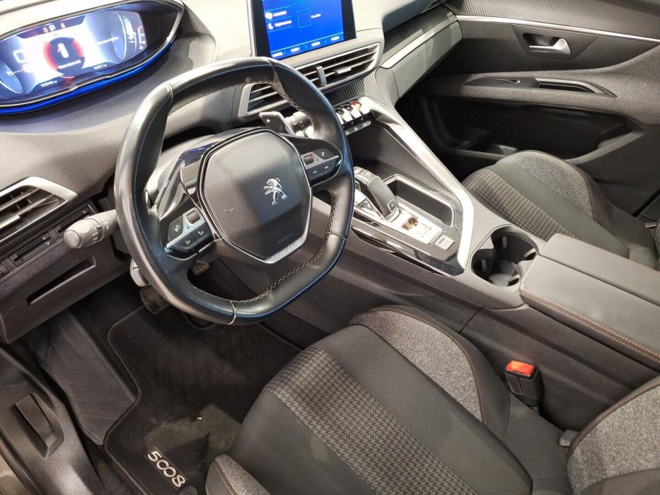 PEUGEOT 5008 2018