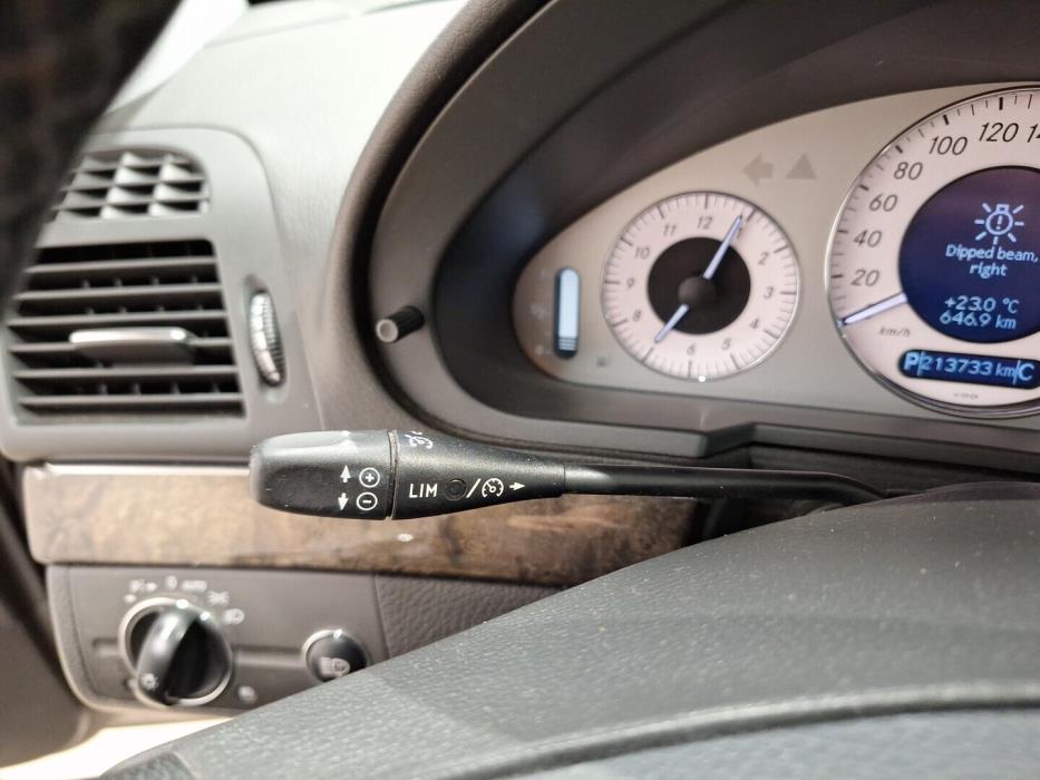 MERCEDES-BENZ E 2004