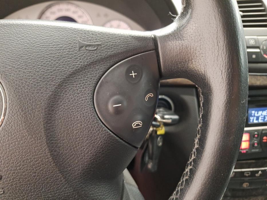 MERCEDES-BENZ E 2004