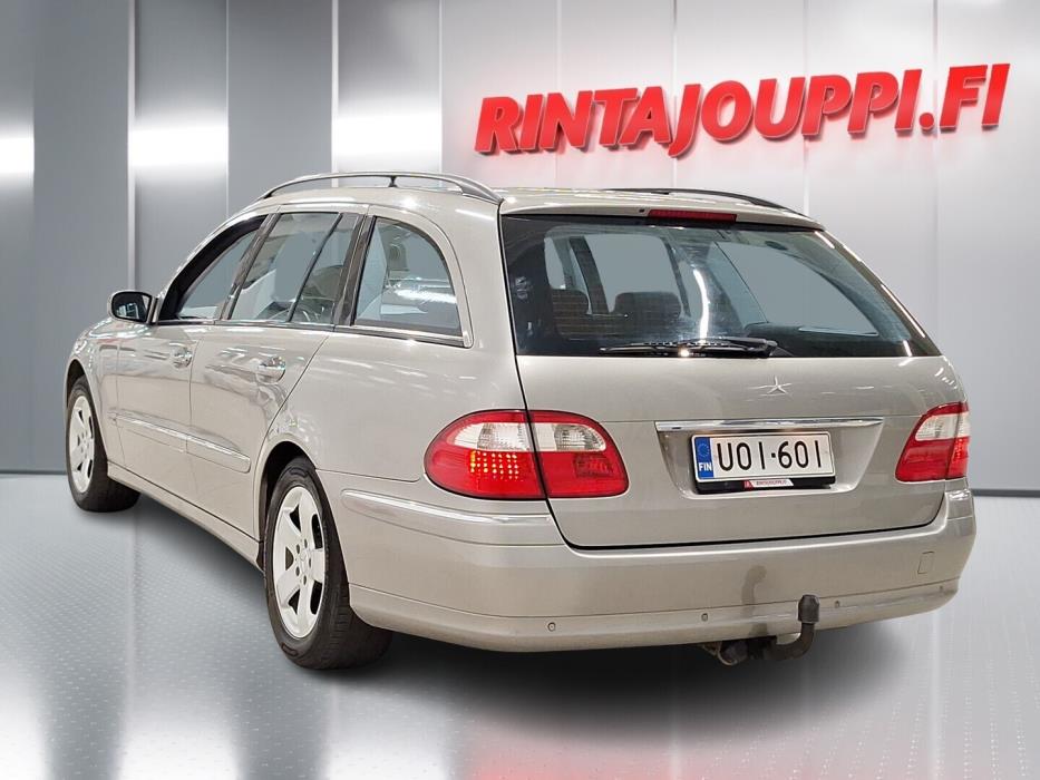 MERCEDES-BENZ E 2004