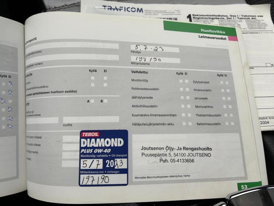 MERCEDES-BENZ E 2004