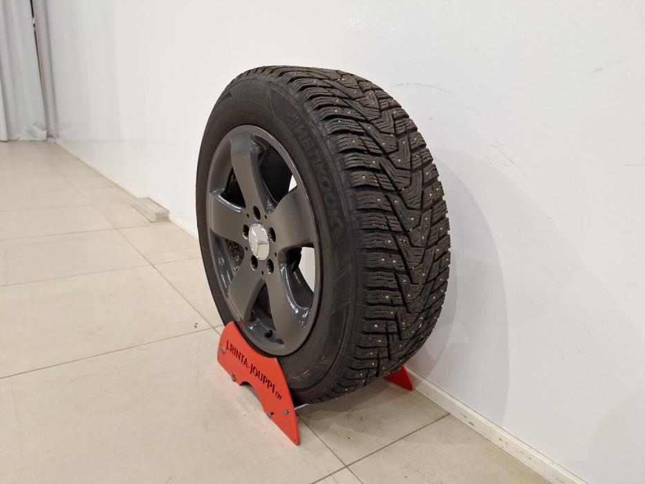 MERCEDES-BENZ E 2004