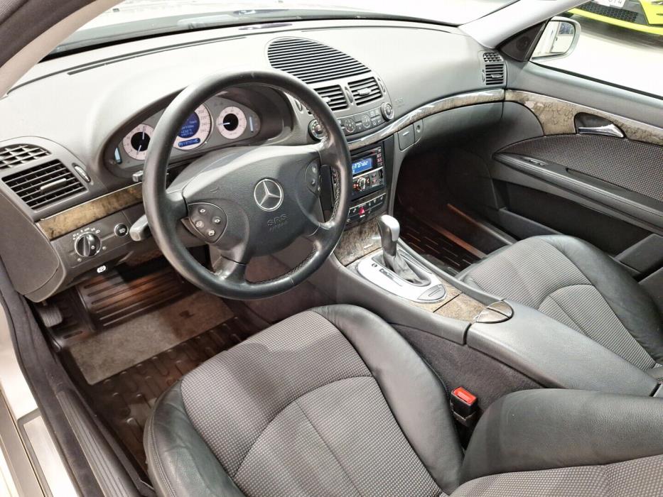 MERCEDES-BENZ E 2004