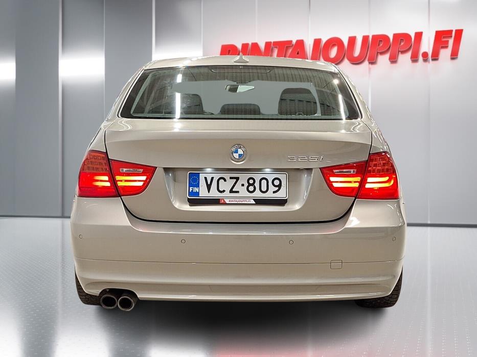 BMW 325 2008