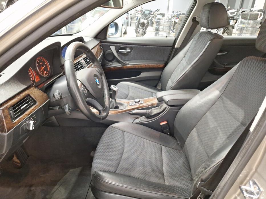 BMW 325 2008