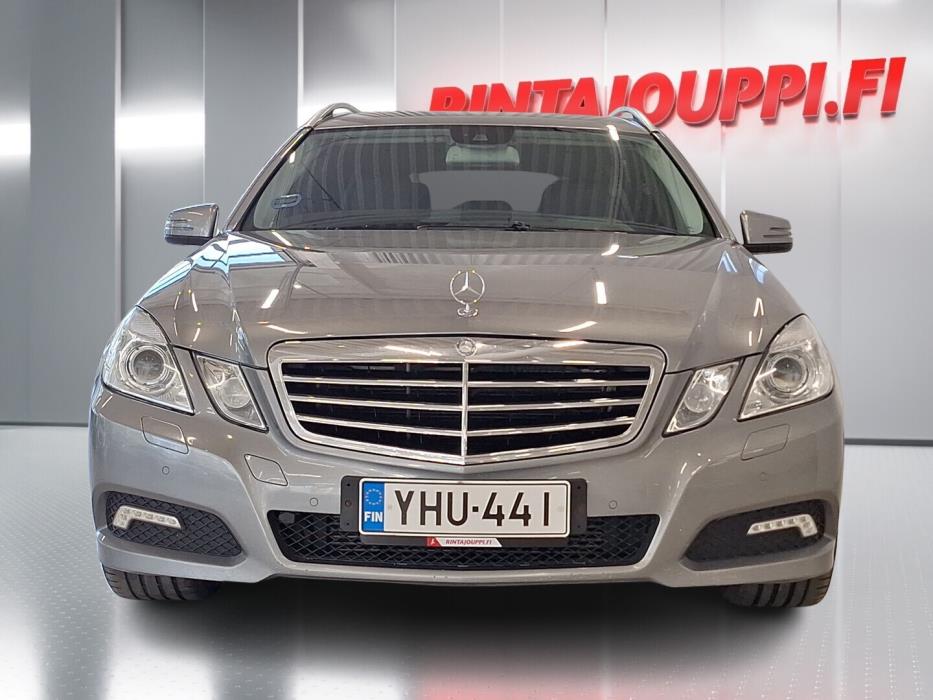 MERCEDES-BENZ E 2010